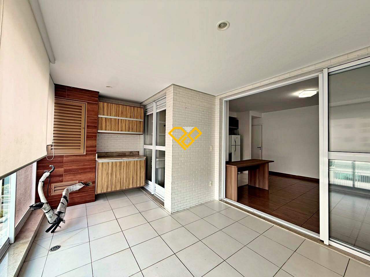Apartamento para aluguel no Ponta da Praia: Varanda