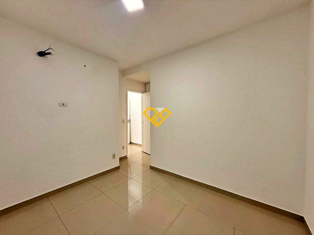 Apartamento para aluguel no Ponta da Praia: Dormitório 1 - suíte