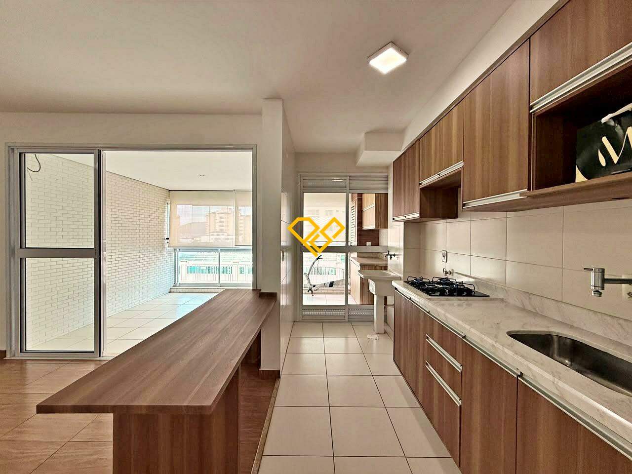 Apartamento para aluguel no Ponta da Praia: Sala e cozinha