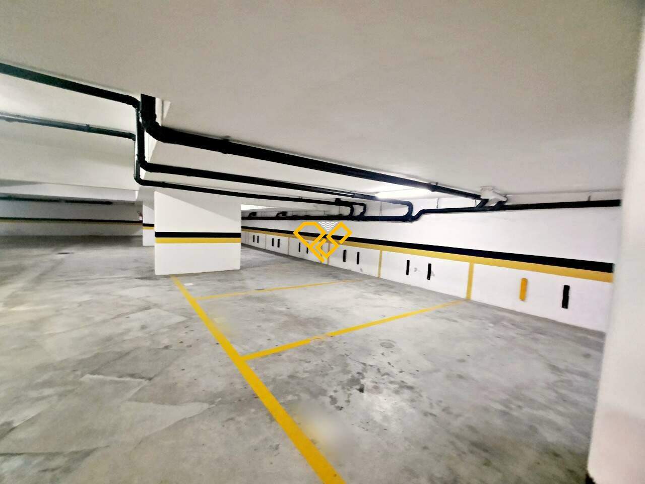 Cobertura para aluguel no Boqueirão: Garagem