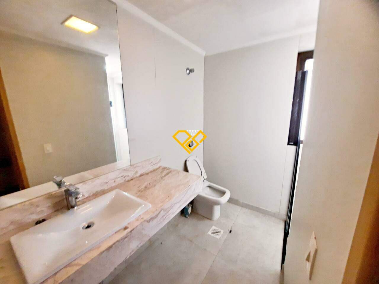 Cobertura para aluguel no Boqueirão: Wc suíte 2