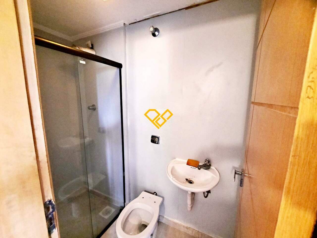 Cobertura para aluguel no Boqueirão: Wc de serviço