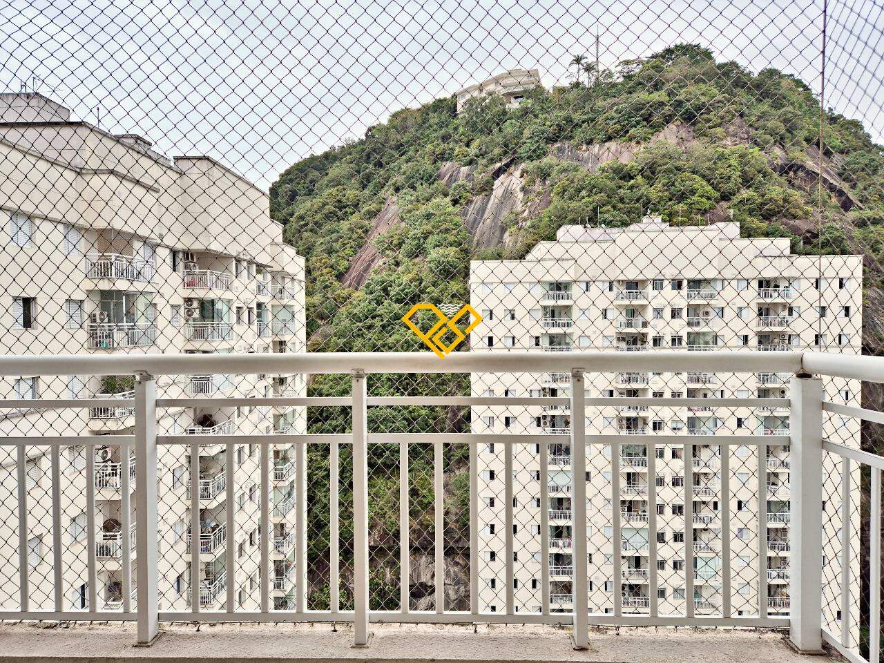 Apartamento para aluguel no Marapé: Varanda