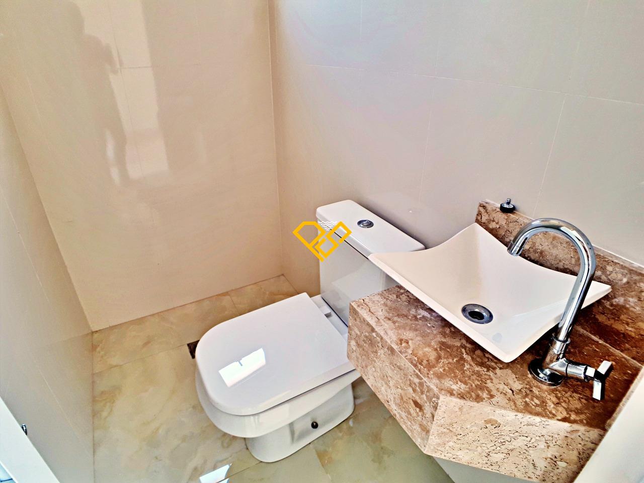 Casa para aluguel no Embaré: Wc piscina e salão de festas