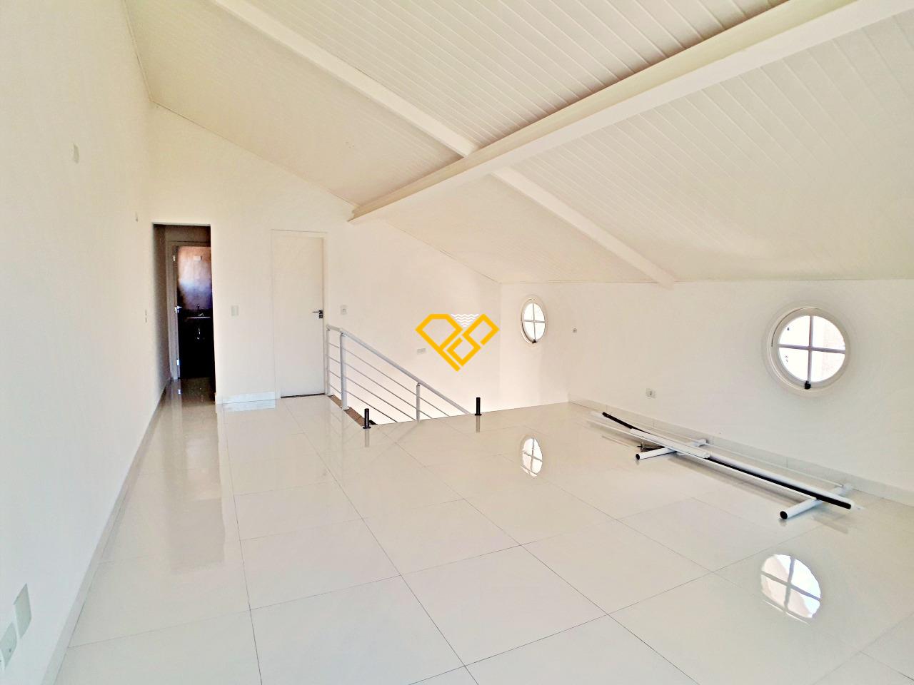 Casa para aluguel no Embaré: 3° andar