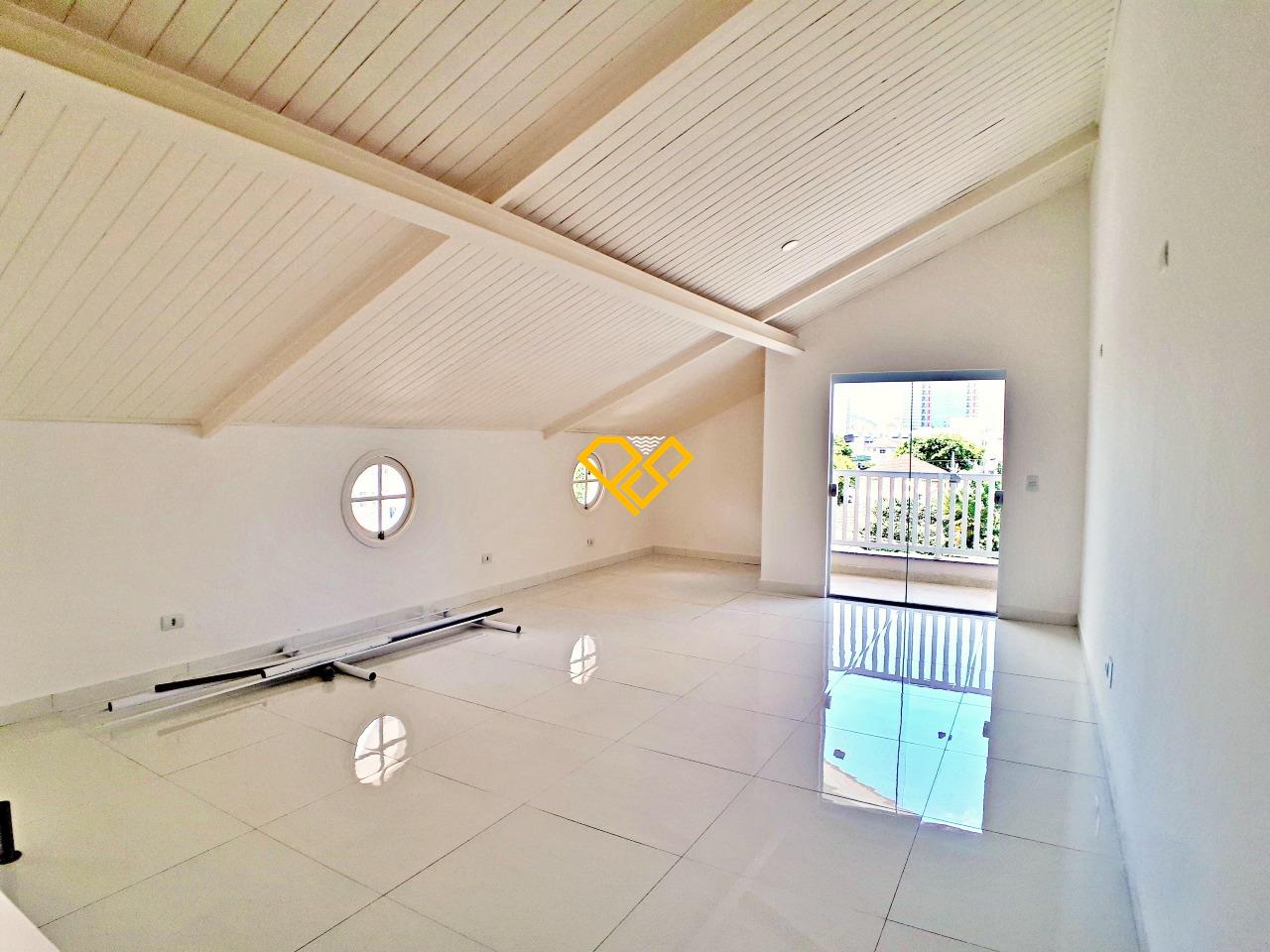 Casa para aluguel no Embaré: 3° andar