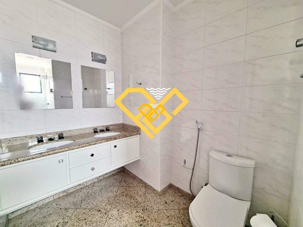 Apartamento para aluguel no Pompéia: WC da suíte