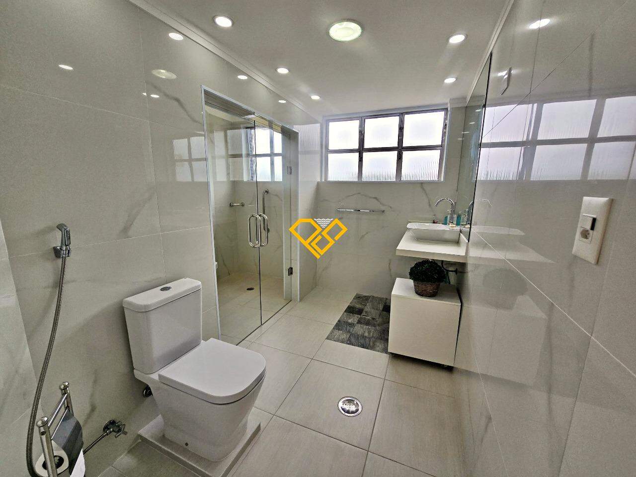 Apartamento à venda no José Menino: Wc social