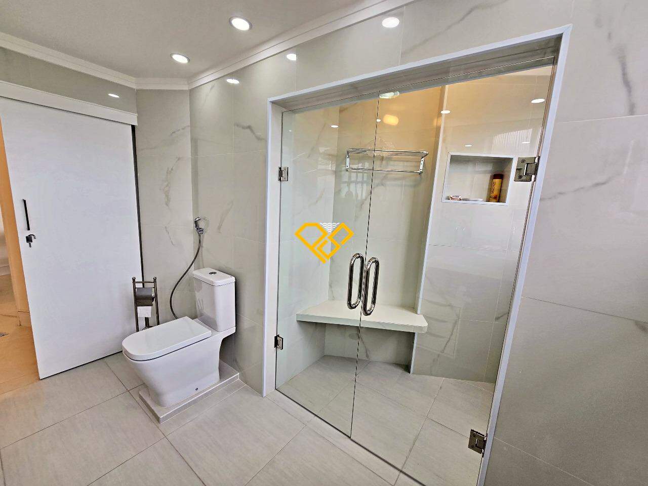 Apartamento à venda no José Menino: Wc social
