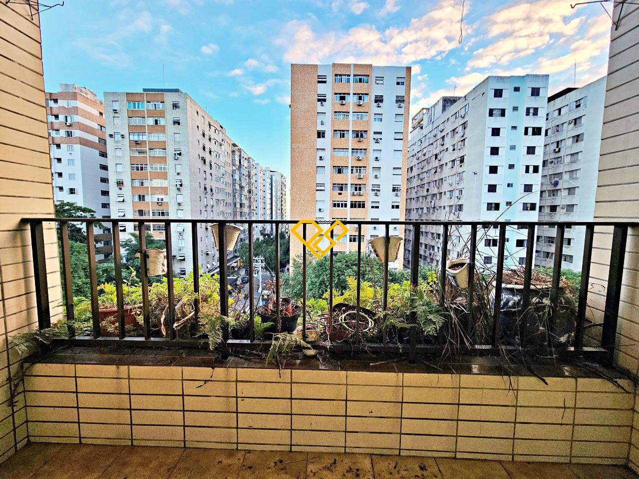 Apartamento para aluguel no Ponta da Praia: Varanda