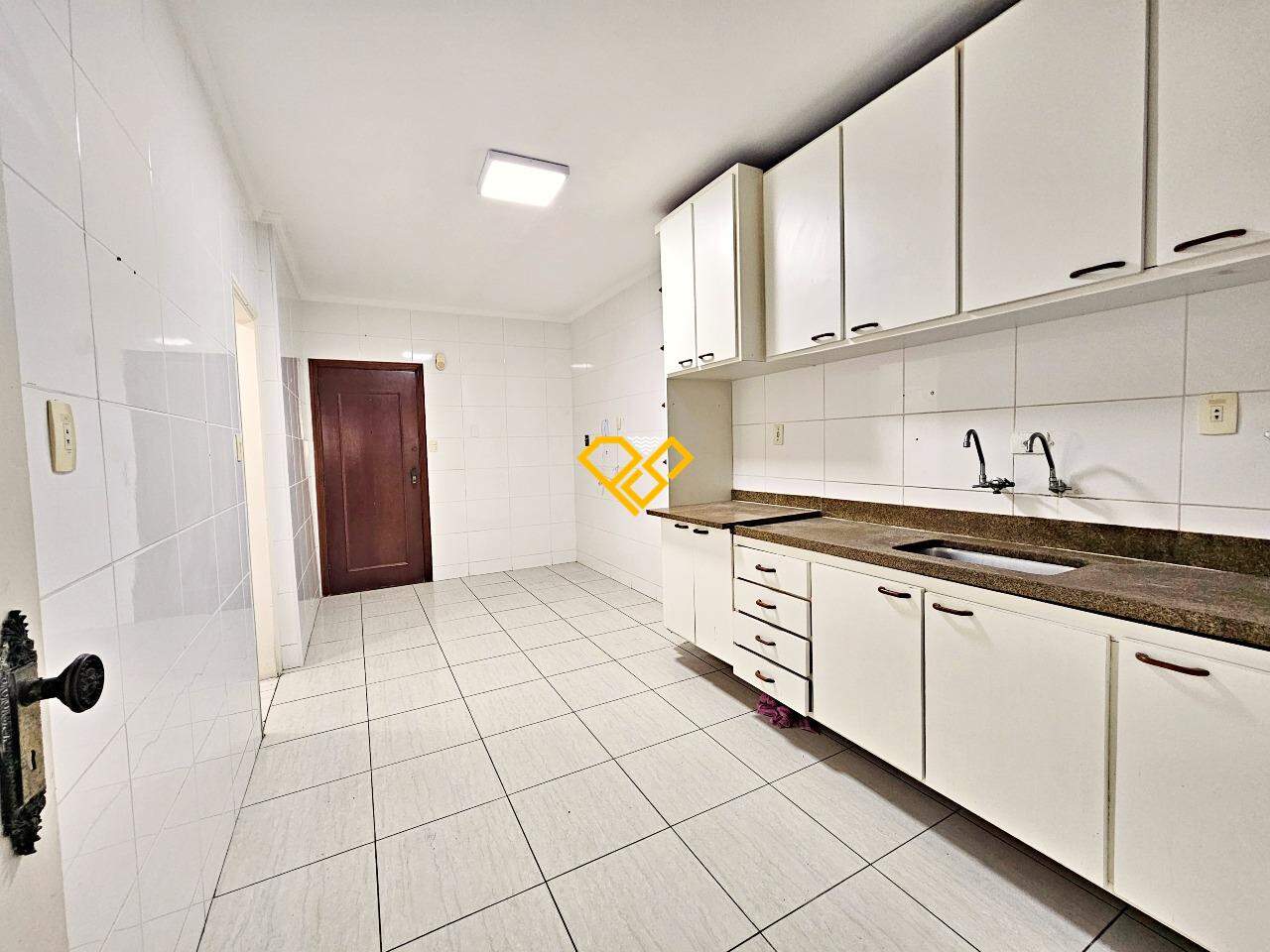 Apartamento para aluguel no Ponta da Praia: Cozinha