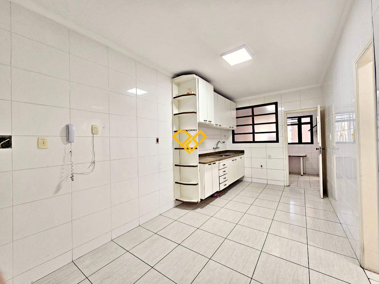 Apartamento para aluguel no Ponta da Praia: Cozinha