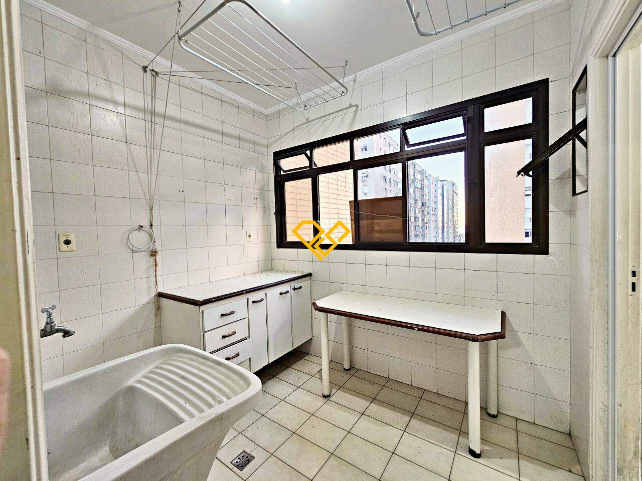 Apartamento para aluguel no Ponta da Praia: Área de serviço