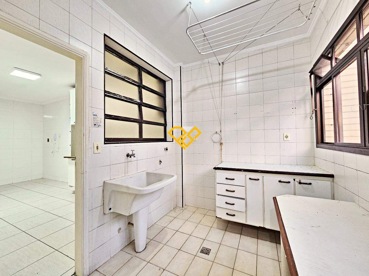 Apartamento para aluguel no Ponta da Praia: Área de serviço