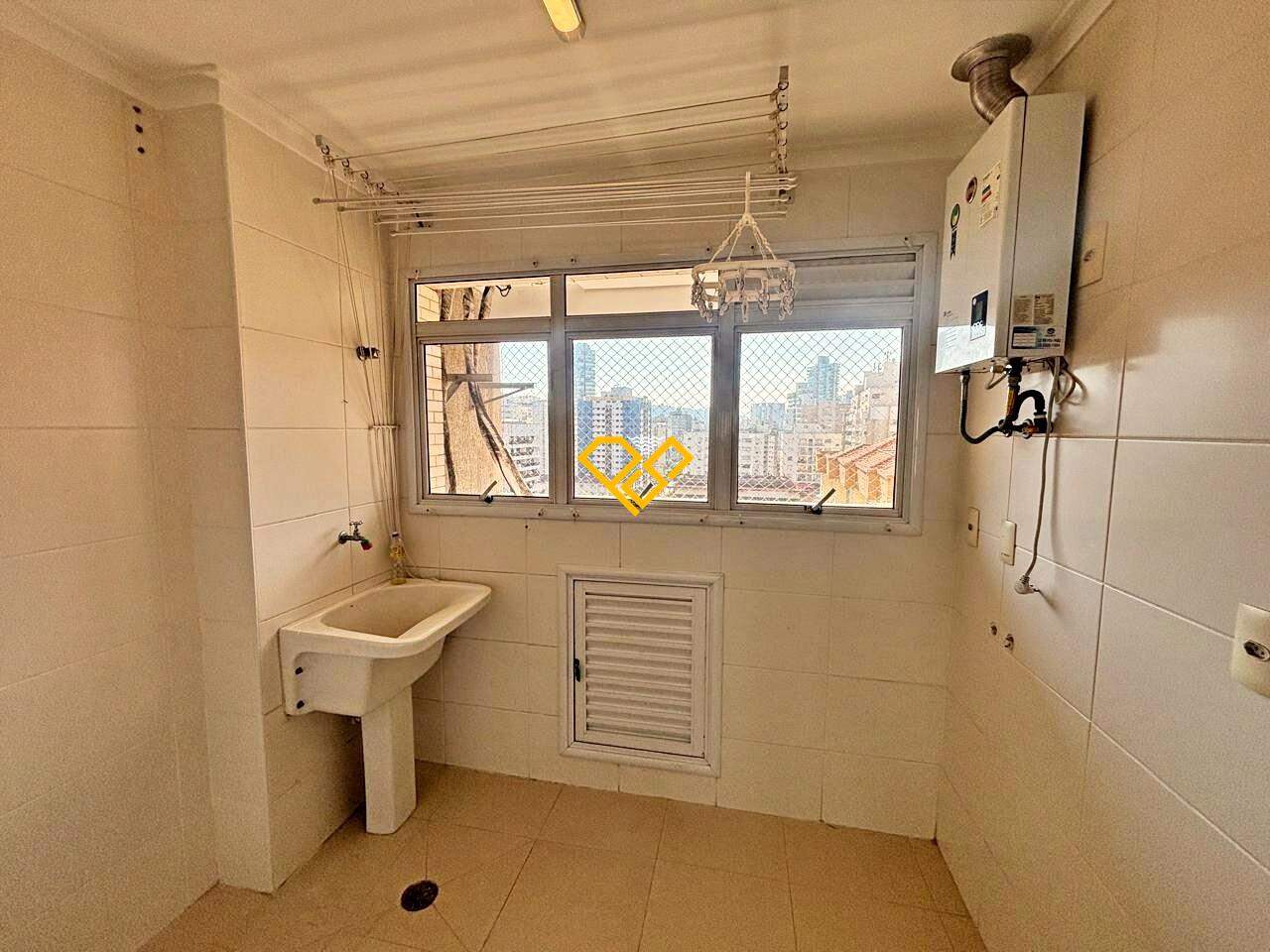 Apartamento para aluguel no Embaré: Área de serviço