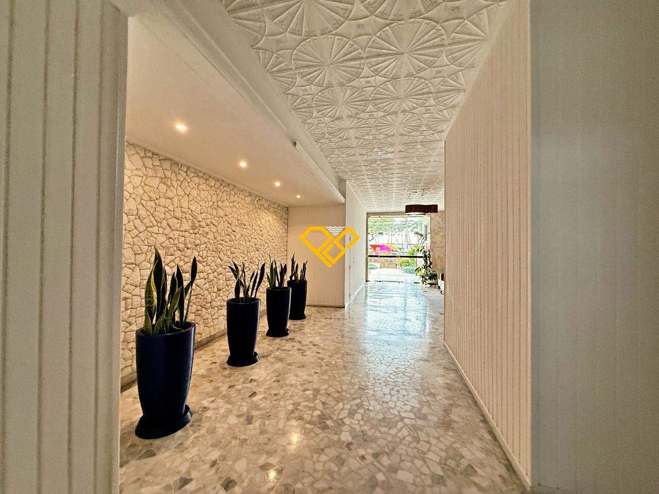 Apartamento à venda no Gonzaga: Hall social do condomínio