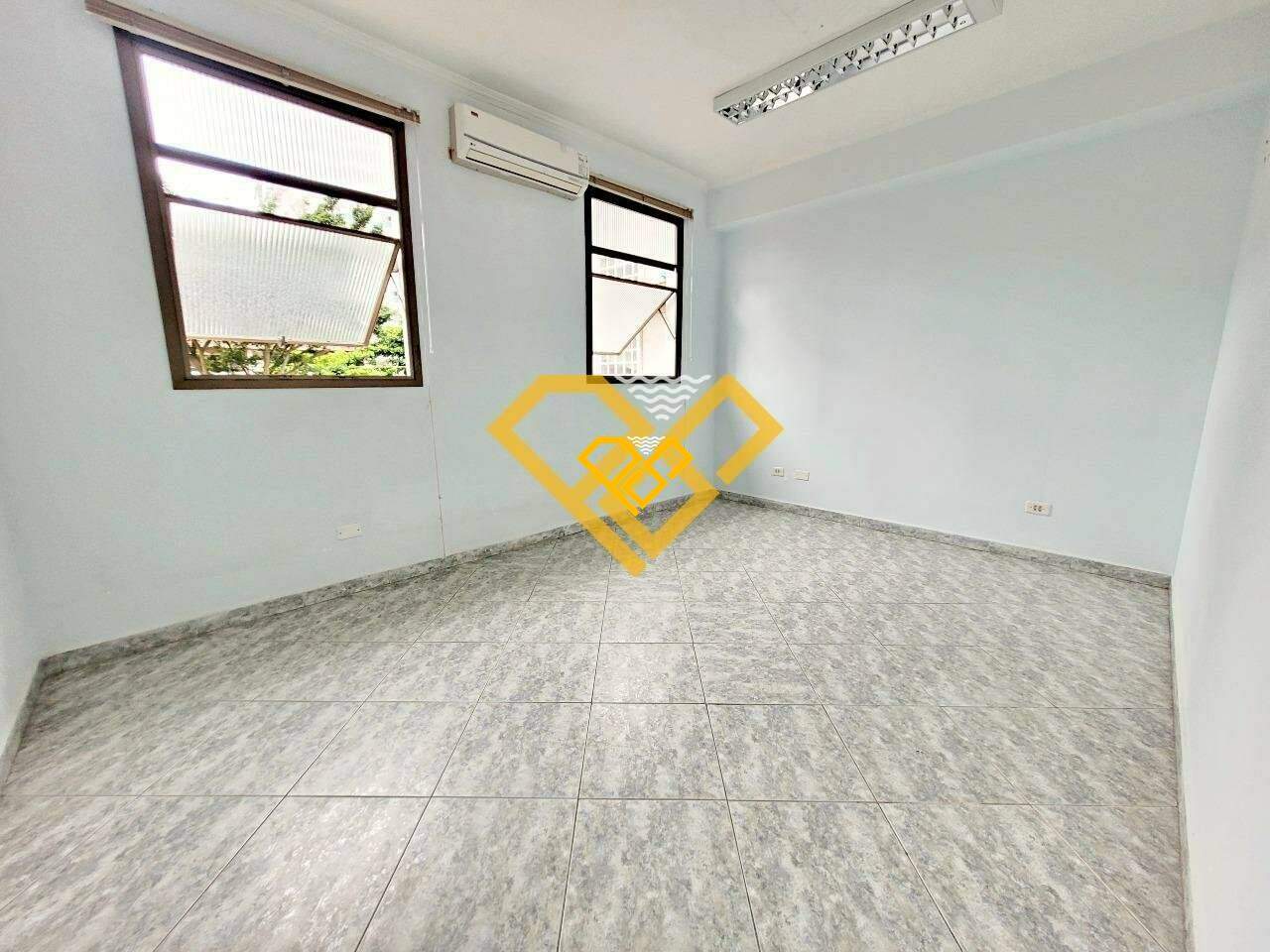 Casa para aluguel no Embaré: 