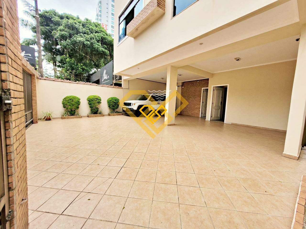 Casa para aluguel no Embaré: 