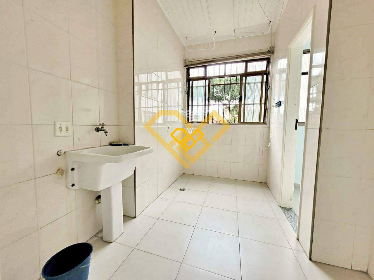 Casa para aluguel no Embaré: 