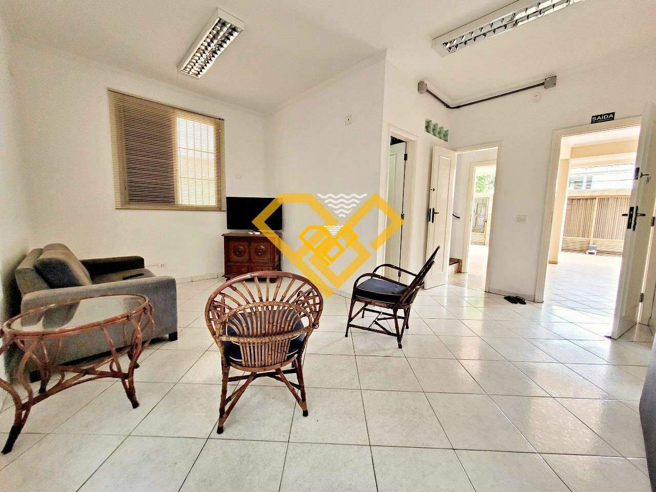 Casa para aluguel no Embaré: 