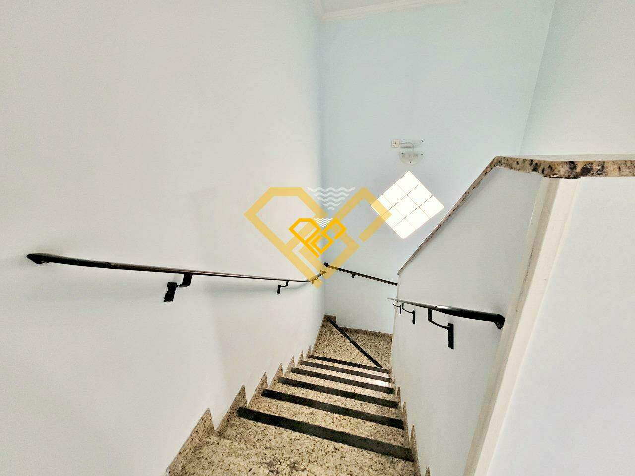 Casa para aluguel no Embaré: 