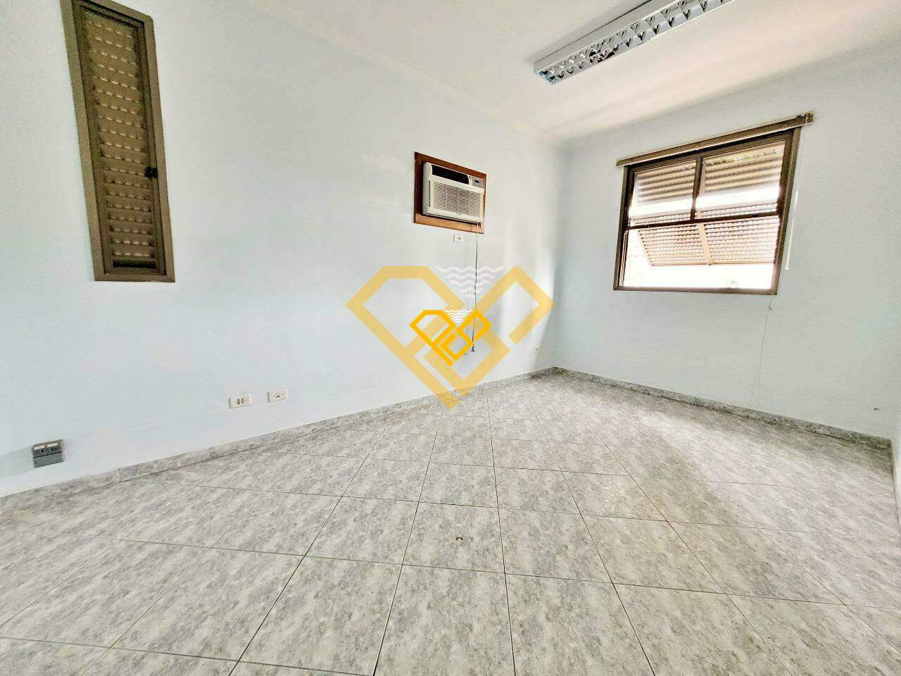 Casa para aluguel no Embaré: 