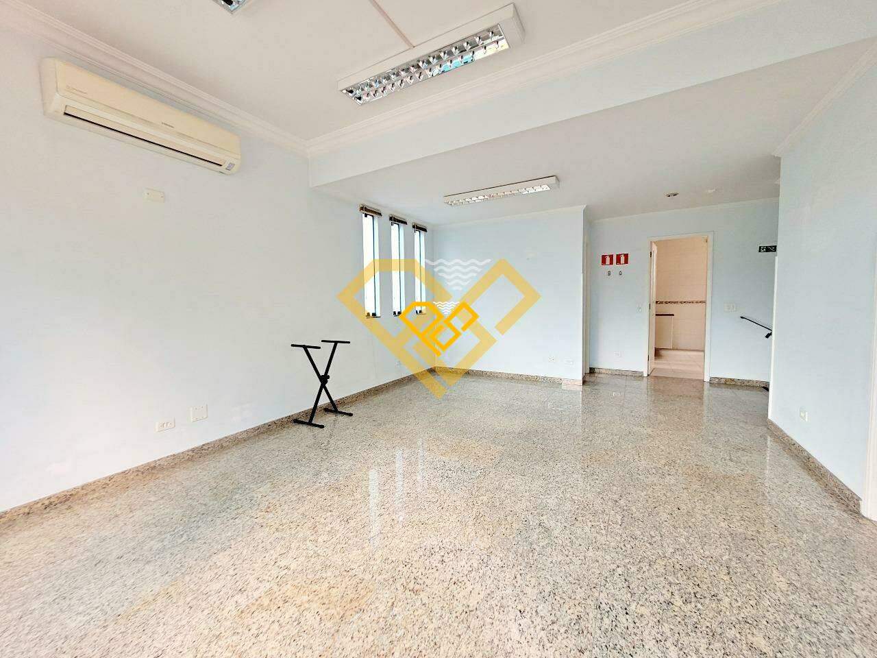 Casa para aluguel no Embaré: 