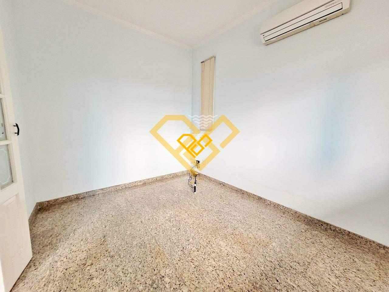 Casa para aluguel no Embaré: 