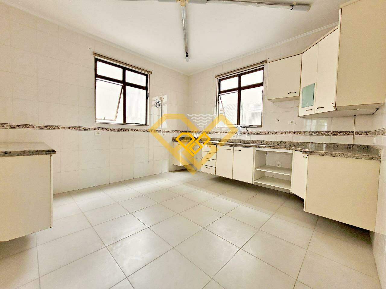 Casa para aluguel no Embaré: 