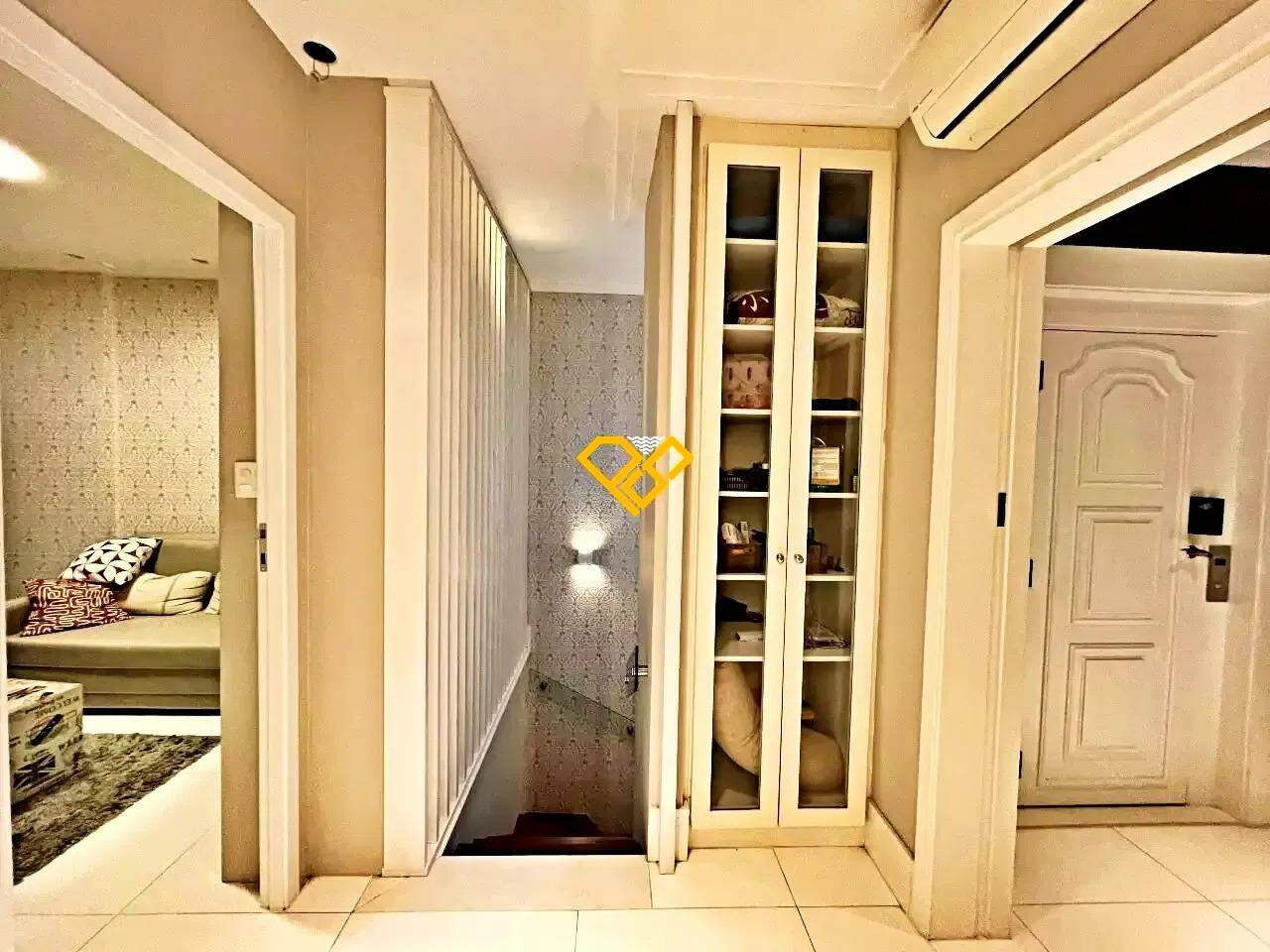 Apartamento para aluguel no Gonzaga: Piso superior