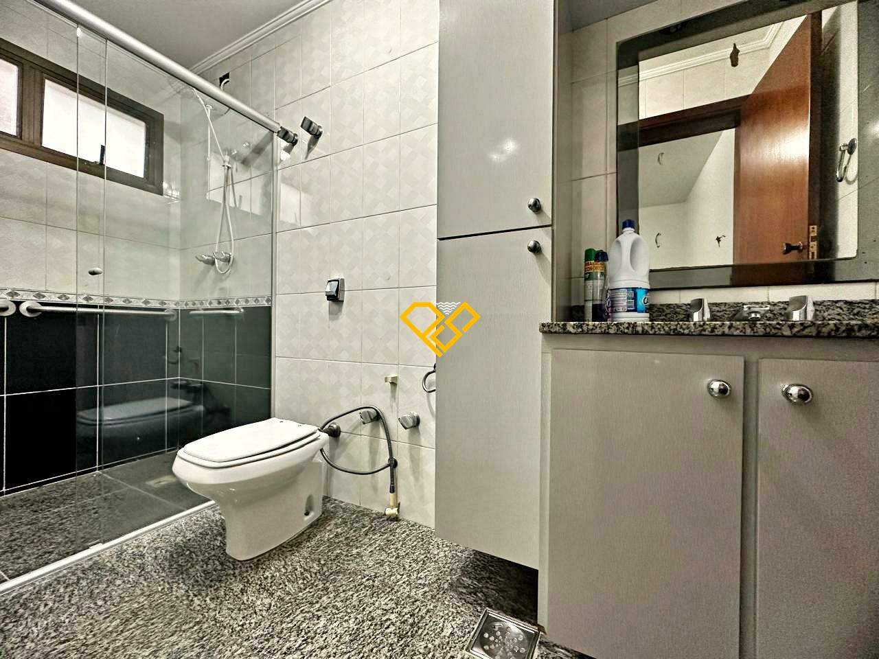 Apartamento à venda no Pompéia: Wc social