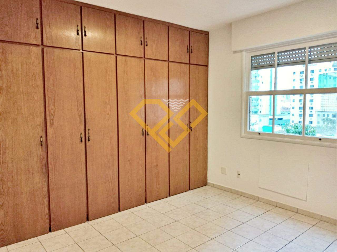 Apartamento para aluguel no Embaré: