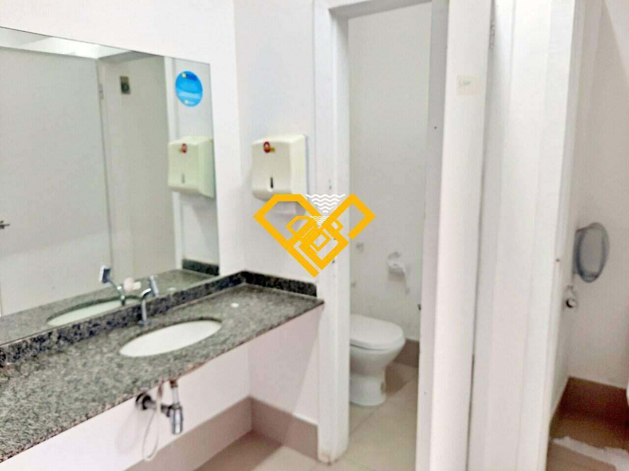 Prédio Comercial para aluguel no Centro: