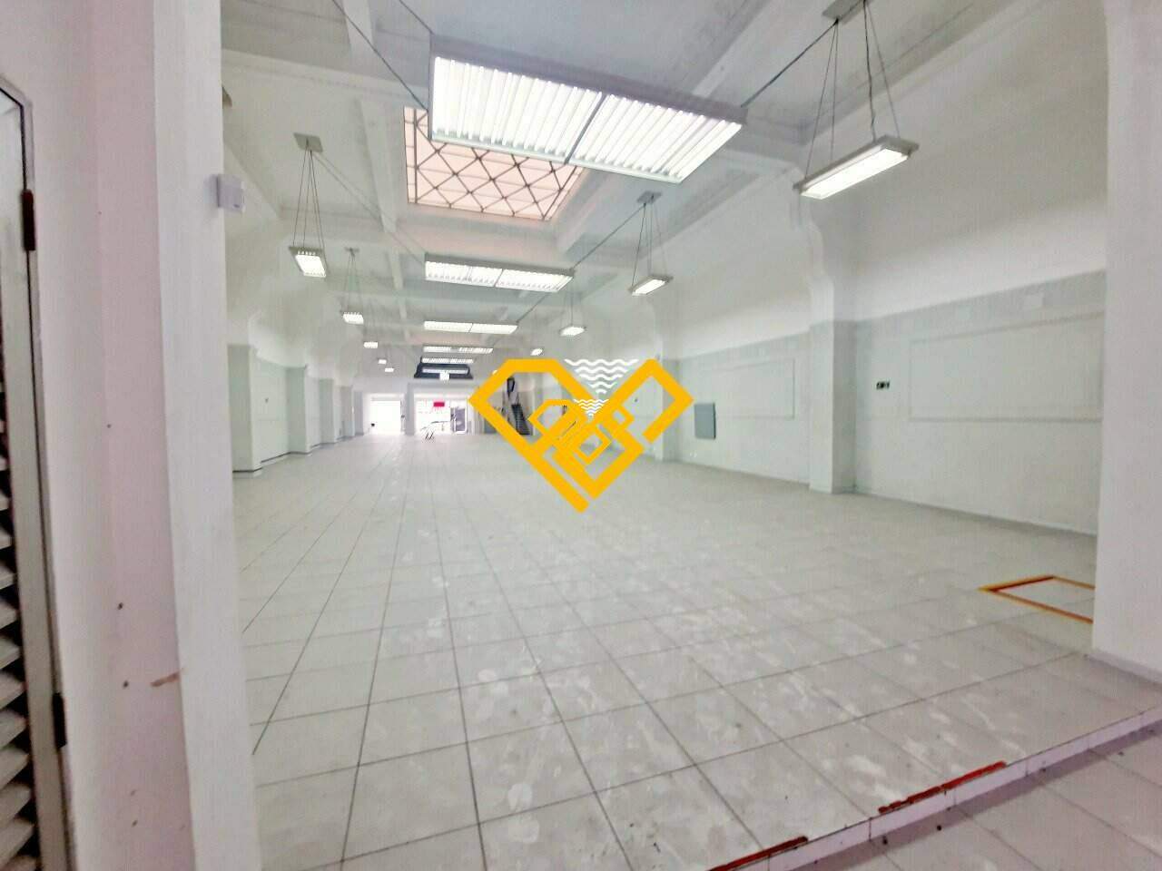 Prédio Comercial para aluguel no Centro: