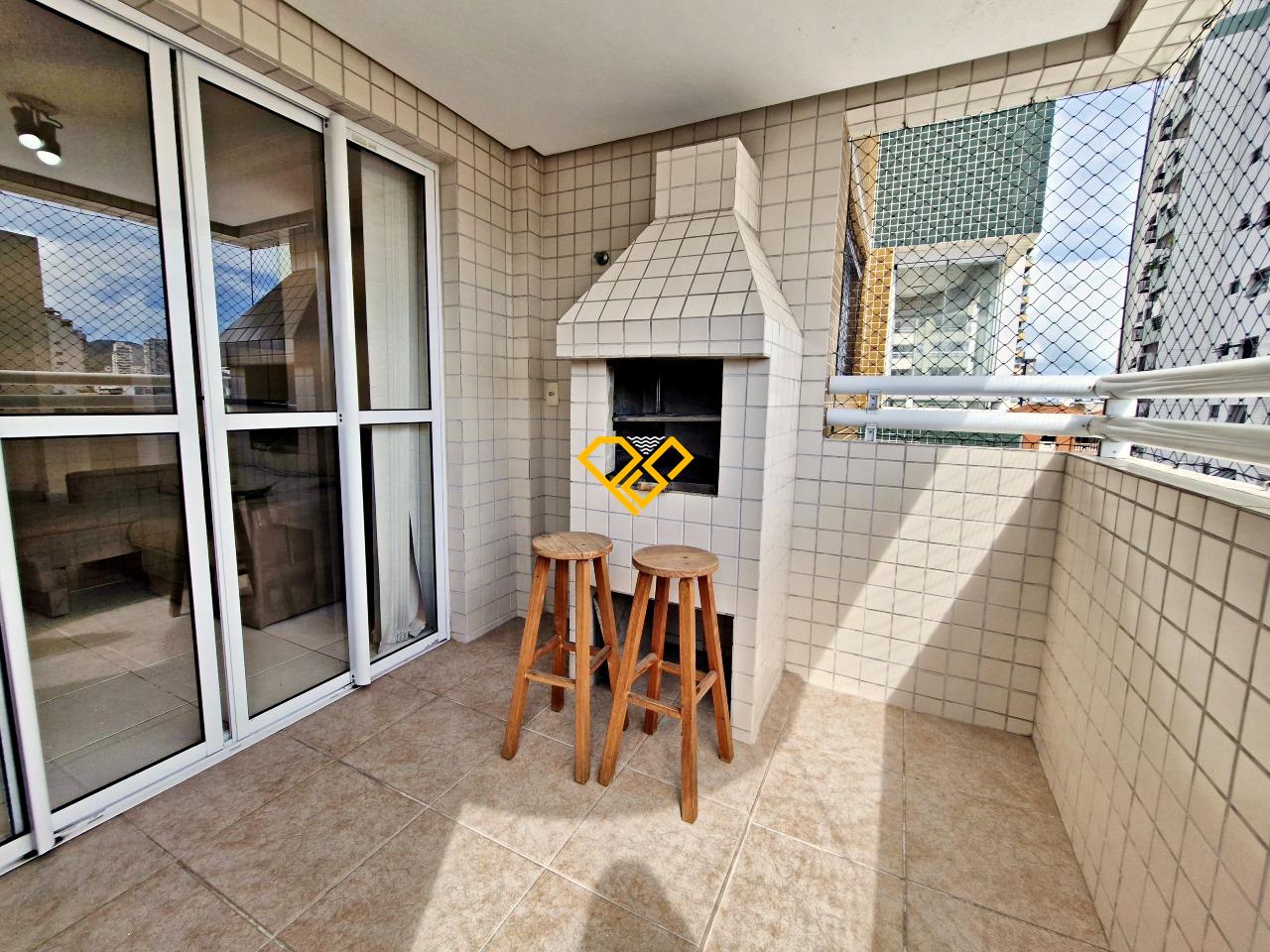 Apartamento para aluguel no Ponta da Praia: Varanda com churrasqueira