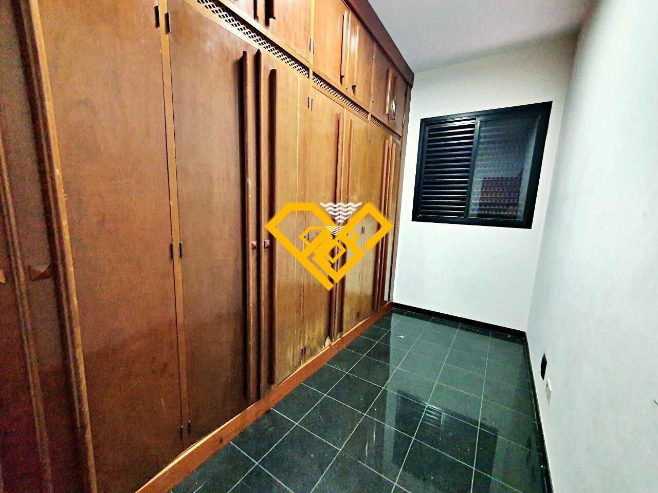 Apartamento para aluguel no Embaré: DEPENDÊNCIA