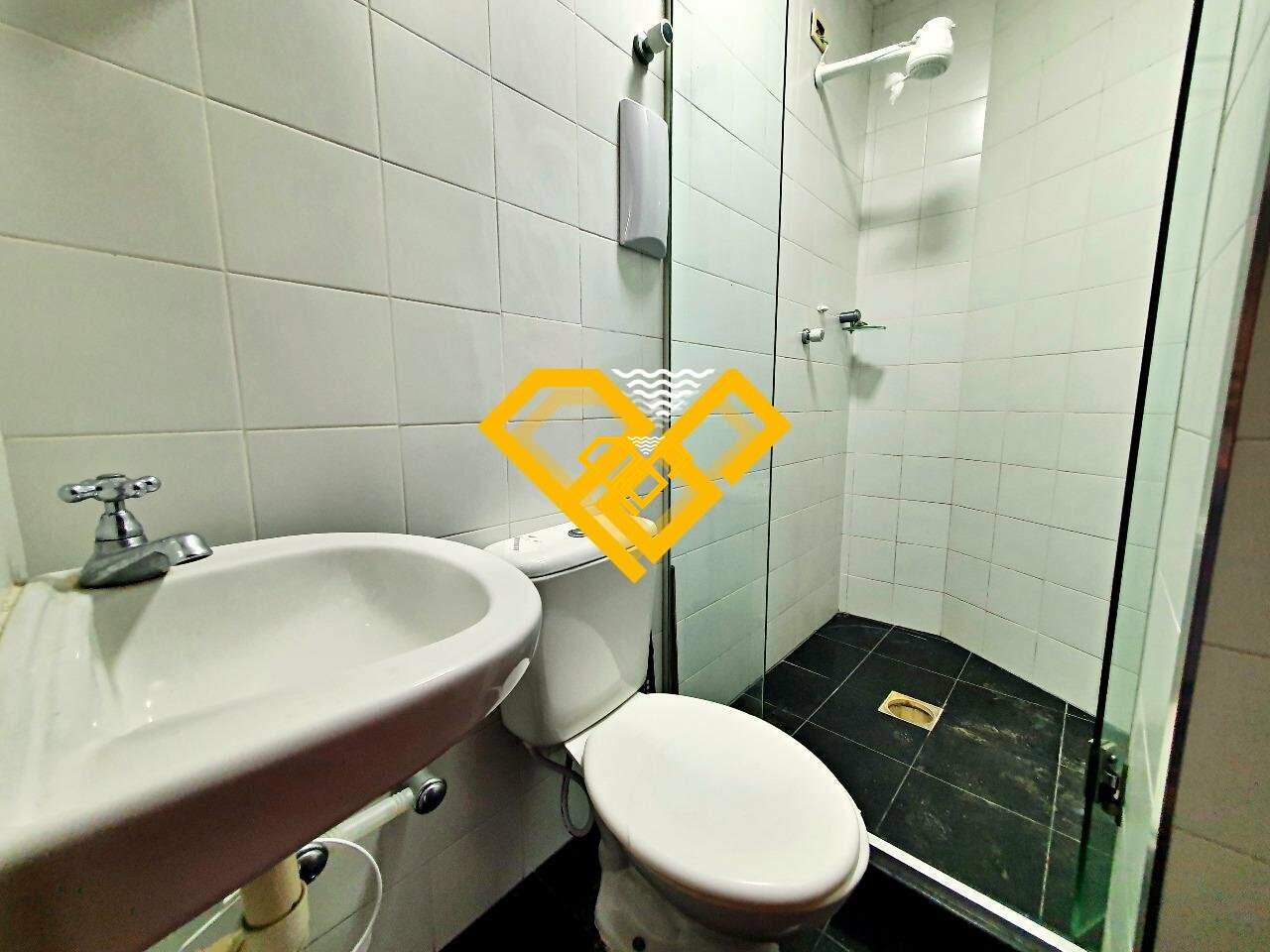 Apartamento para aluguel no Embaré: WC SERVIÇO