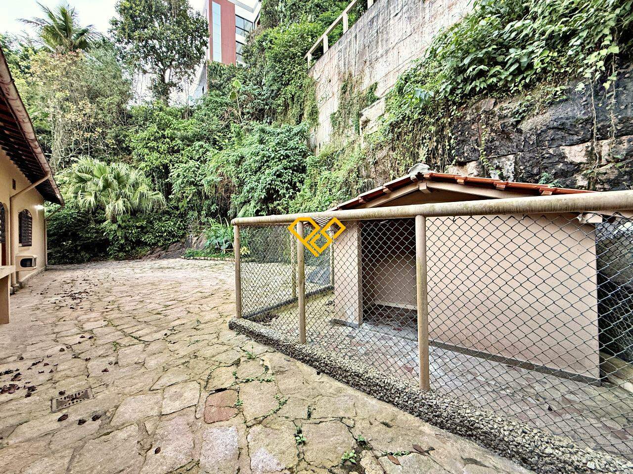 Casa para aluguel no Santa Terezinha: Quintal