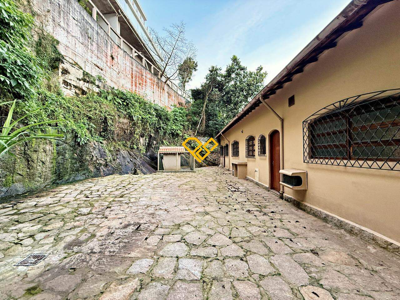 Casa para aluguel no Santa Terezinha: Quintal