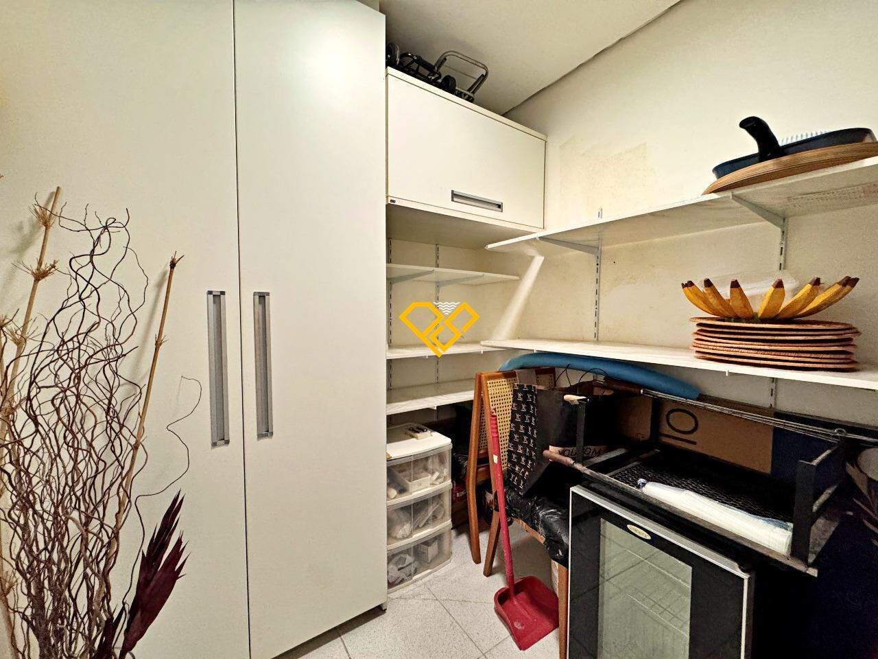 Apartamento à venda no Gonzaga: Dependência