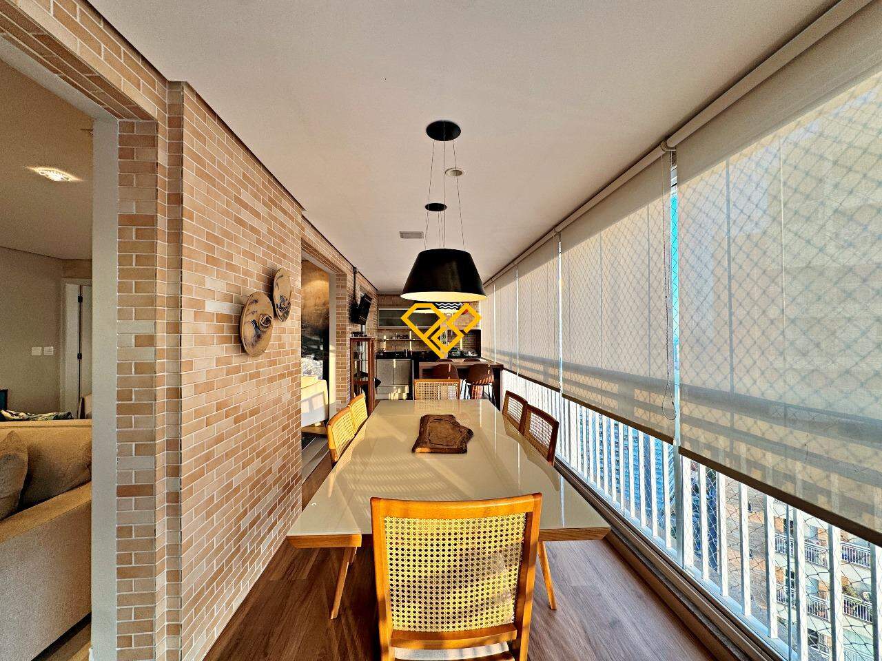 Apartamento à venda no Gonzaga: Varanda com churrasqueira