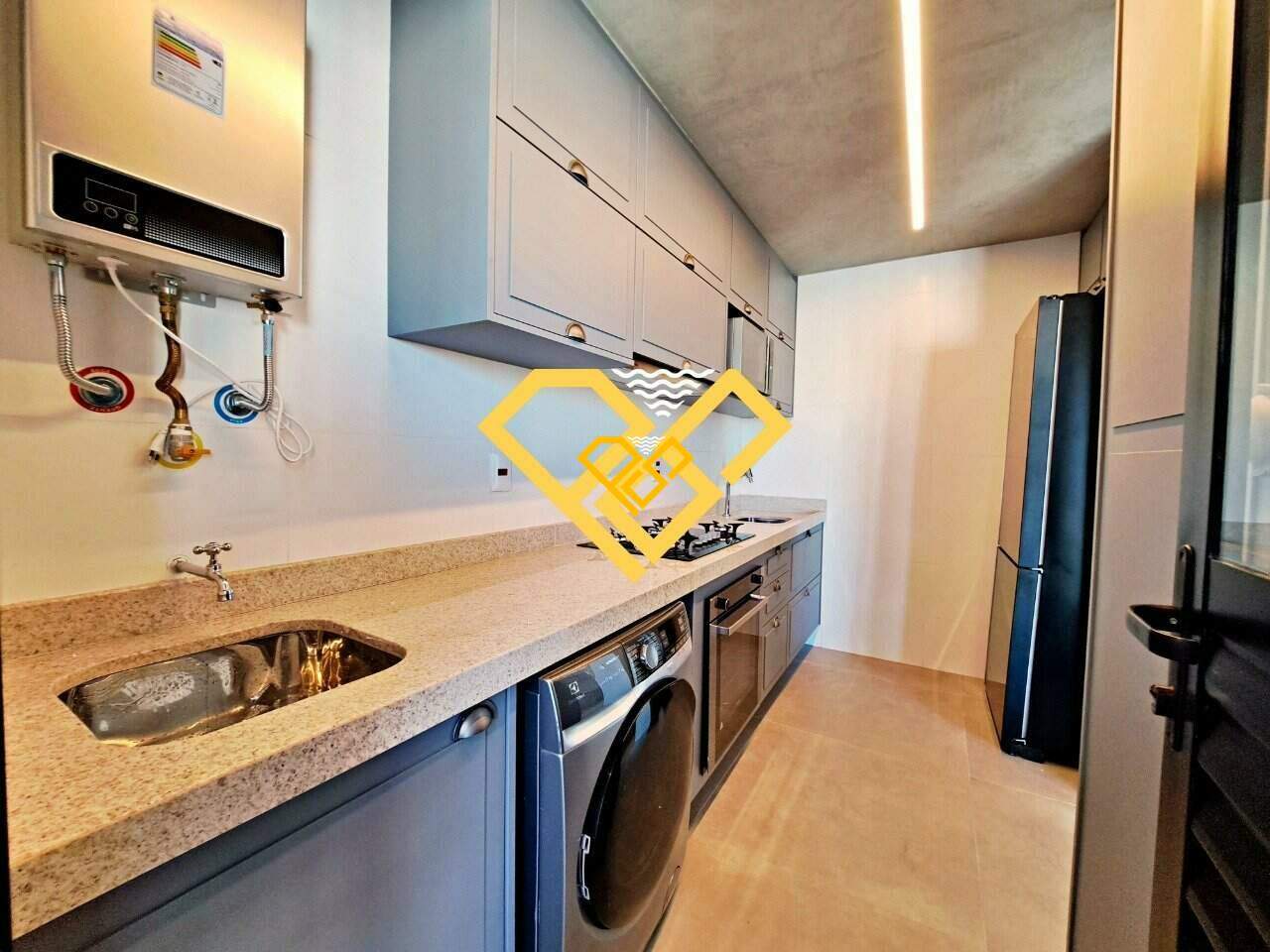 Apartamento para aluguel no Boqueirão: Área de serviço e cozinha