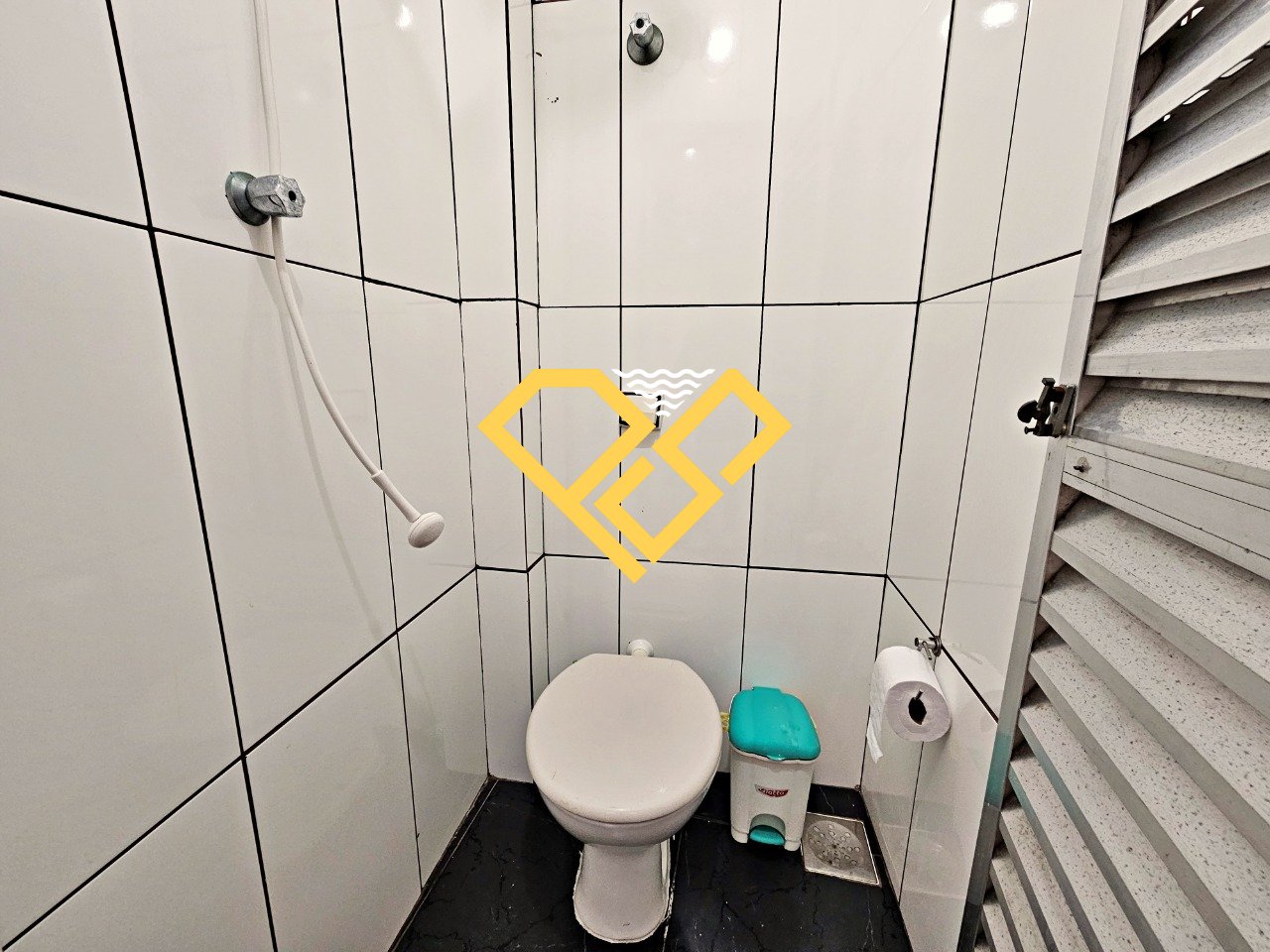 Apartamento para aluguel no Gonzaga: Wc de serviço