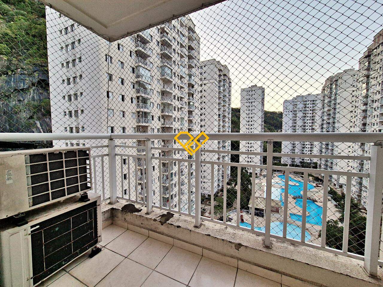 Apartamento para aluguel no Marapé: Varanda