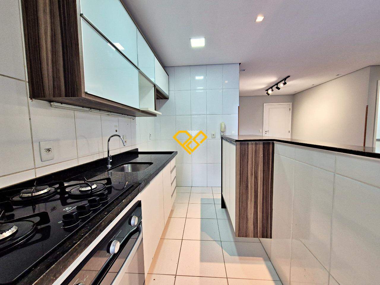 Apartamento para aluguel no Marapé: Cozinha