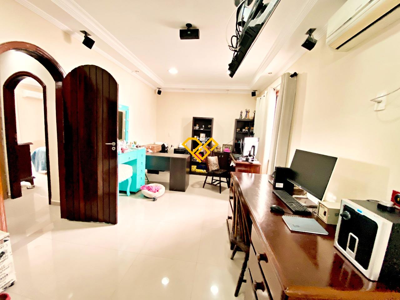 Cobertura para aluguel no Embaré: 