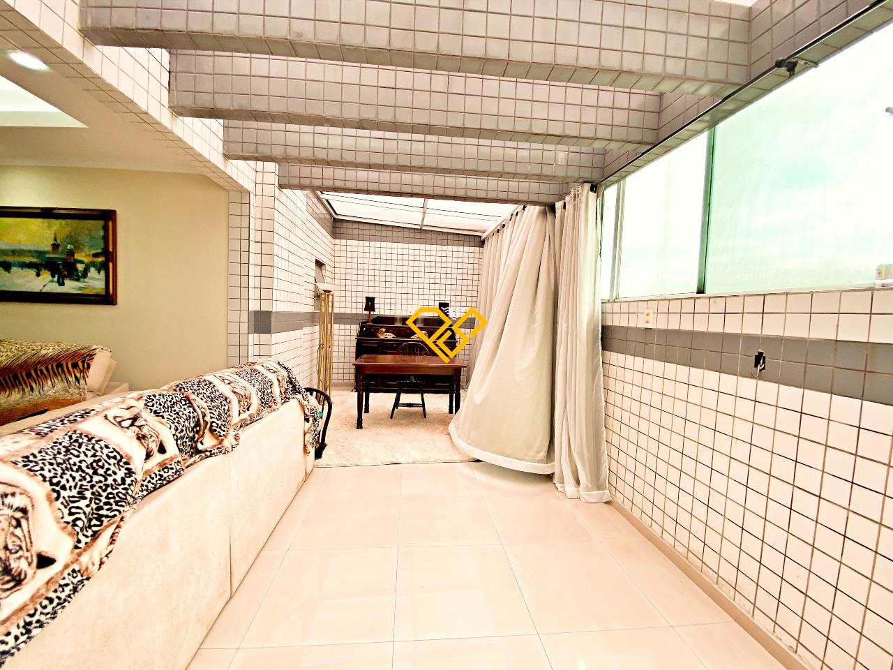 Cobertura para aluguel no Embaré: Sala