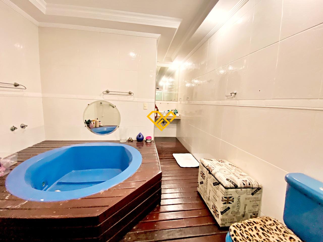 Cobertura para aluguel no Embaré: Hidromassagem