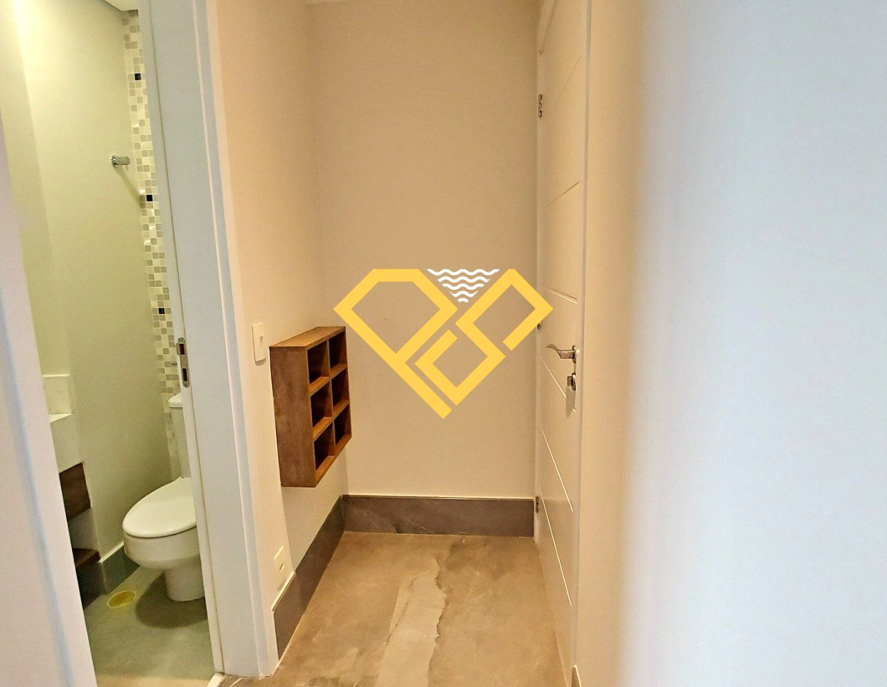 Cobertura para aluguel no Boqueirão: Hall de entrada