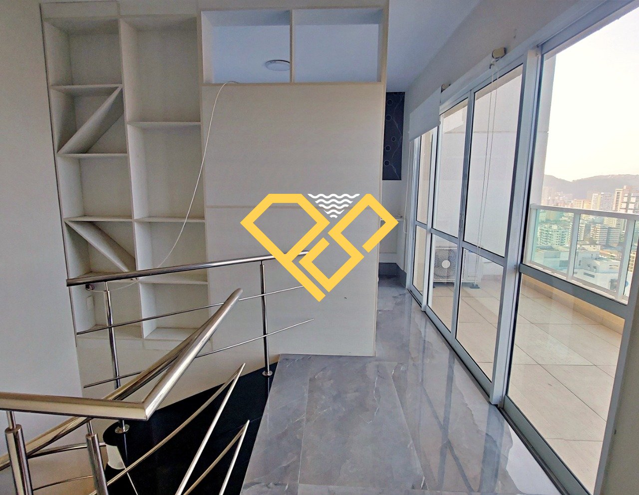 Cobertura para aluguel no Boqueirão: Piso superior